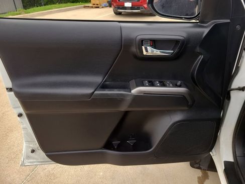 Used 2021 Toyota Tacoma TRD Off-Road image 17