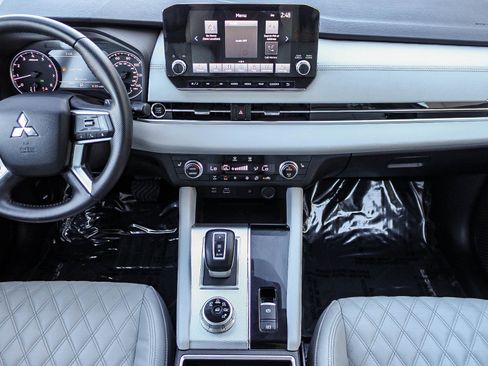 Used 2022 Mitsubishi Outlander SEL image 13