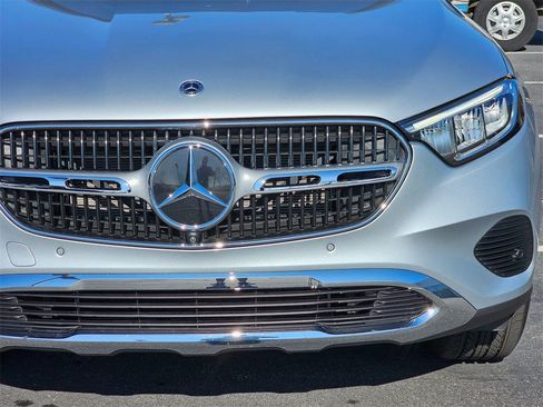 Used 2025 Mercedes-Benz GLC 300 image 9
