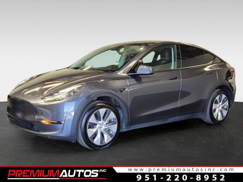 Used 2023 Tesla Model Y 2WD image 1