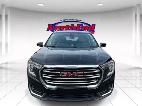 Used 2024 GMC Terrain SLT w/ Infotainment Package II AWD/4WD image 8