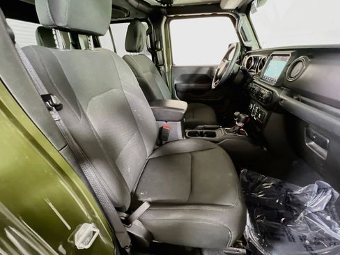Used 2023 Jeep Gladiator Sport image 27