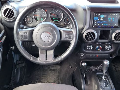 Used 2015 Jeep Wrangler Unlimited Sport AWD/4WD image 30