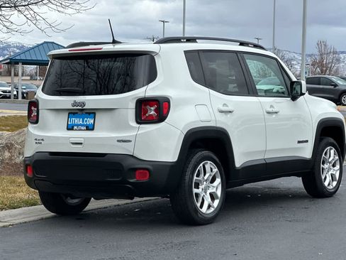Used 2018 Jeep Renegade Latitude w/ Popular Equipment Group image 2