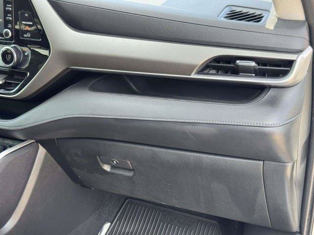 Used 2021 Toyota Highlander XLE AWD/4WD image 67