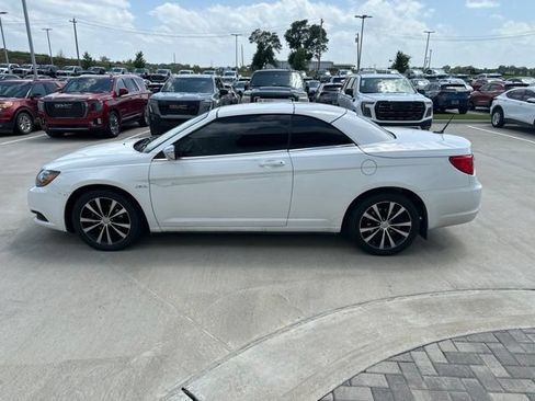 Used 2012 Chrysler 200 S FWD image 6
