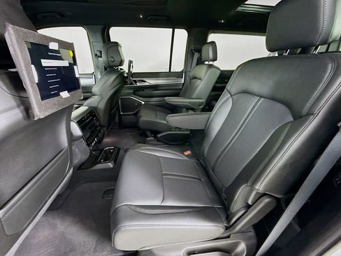 New 2025 Jeep Wagoneer L Series II image 26