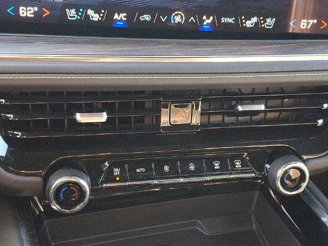 Used 2025 Chevrolet Suburban Premier AWD/4WD image 15