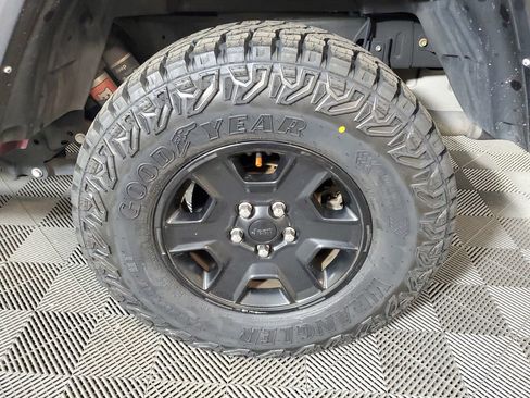 Used 2022 Jeep Gladiator Mojave w/ Cold Weather Group AWD/4WD image 8