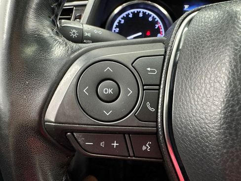 Certified 2019 Toyota Camry SE w/ Convenience Package FWD image 19