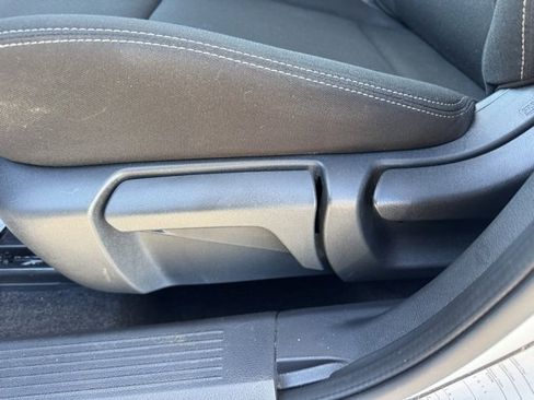 Used 2023 Nissan Rogue S image 10