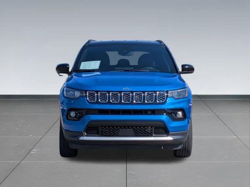 Used 2025 Jeep Compass Limited AWD/4WD image 12