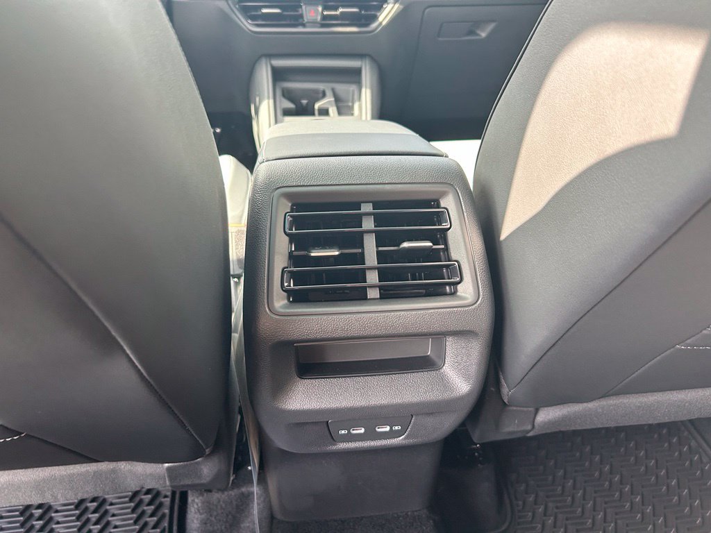 New 2026 Volkswagen Tiguan SE R-Line FWD image 42