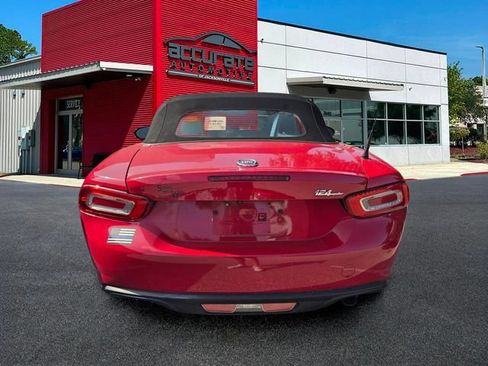 Used 2017 FIAT 124 Spider Lusso RWD image 3