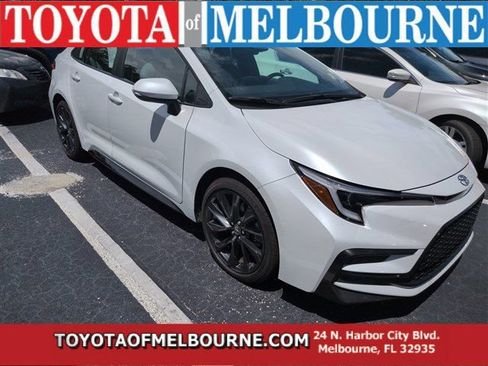 Used 2026 Toyota Corolla SE FWD image 1