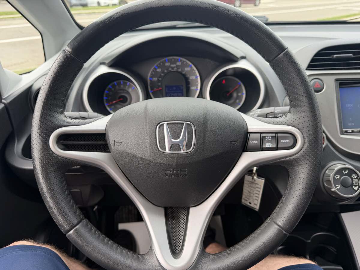 Used 2009 Honda Fit Sport image 25