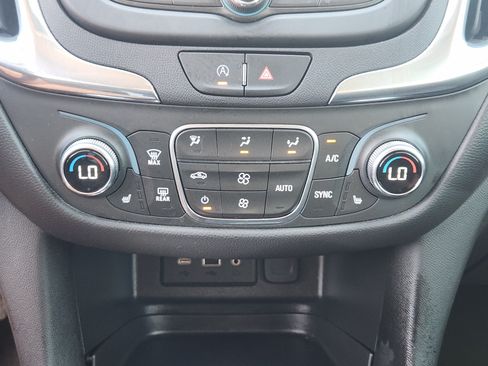 Used 2023 Chevrolet Equinox LT FWD image 20