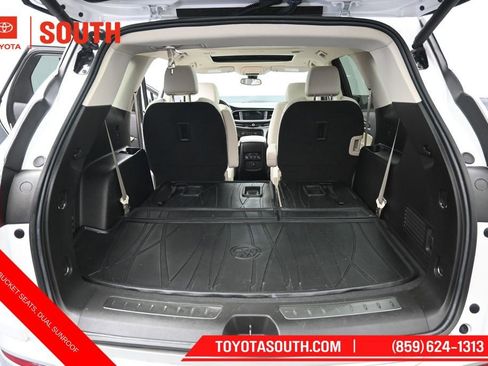 Used 2023 Buick Enclave Essence w/ Experience Buick Package AWD/4WD image 30
