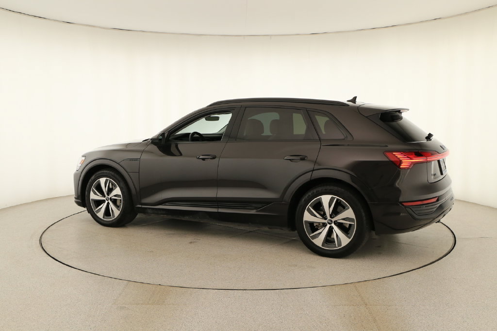 Certified 2024 Audi Q8 e-tron Premium AWD/4WD image 3
