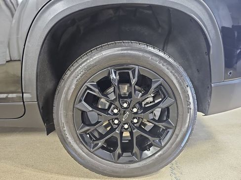 Used 2024 Chevrolet Traverse LT w/ Enhanced Driving Package AWD/4WD image 40
