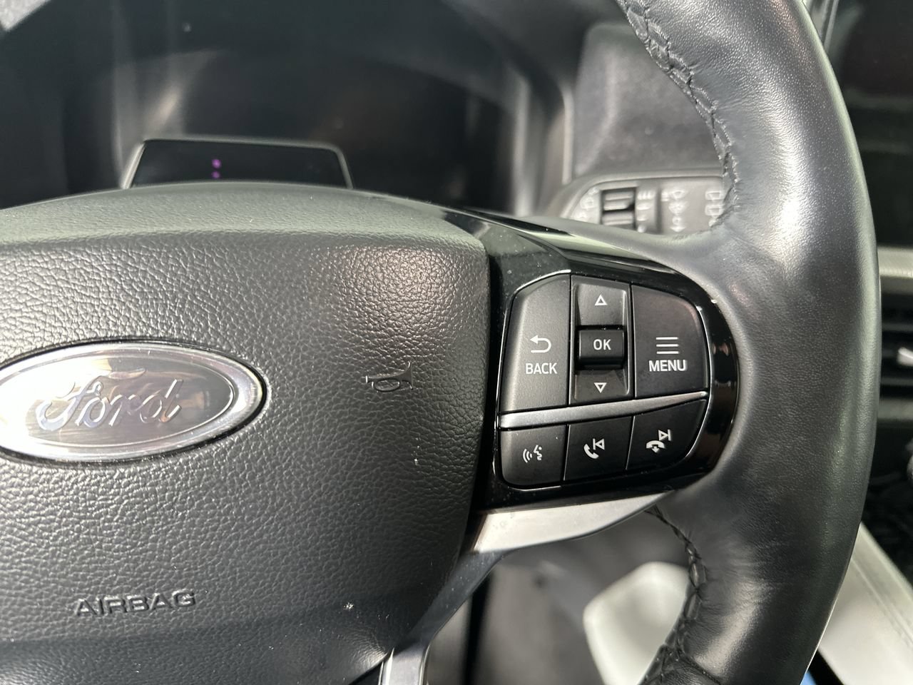 Used 2025 Ford Explorer Platinum w/ Ultimate Package AWD/4WD image 7