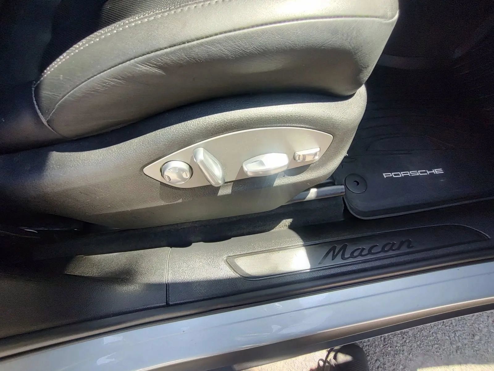 Used 2019 Porsche Macan AWD/4WD image 38