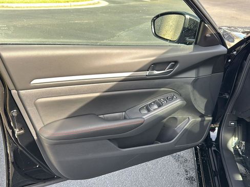 New 2026 Nissan Altima 2.5 SR w/ SR Midnight Edition Package FWD image 14