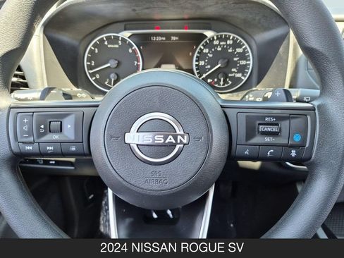 Used 2024 Nissan Rogue SV FWD image 12