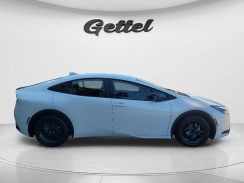 Certified 2024 Toyota Prius LE FWD image 4