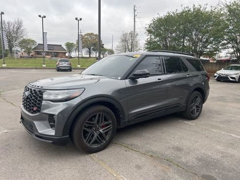 Used 2025 Ford Explorer ST w/ Sun And Sound Package image 9