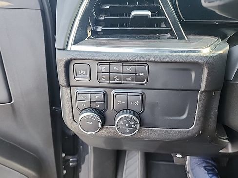 Used 2025 Chevrolet Tahoe Z71 AWD/4WD image 6