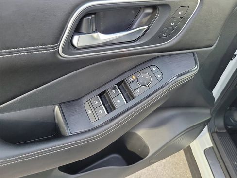 Certified 2022 Nissan Rogue Platinum w/ Head-Up Display Package image 17