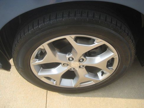 Used 2015 Subaru Forester 2.5i Touring w/ Eyesight & Navigation System AWD/4WD image 10