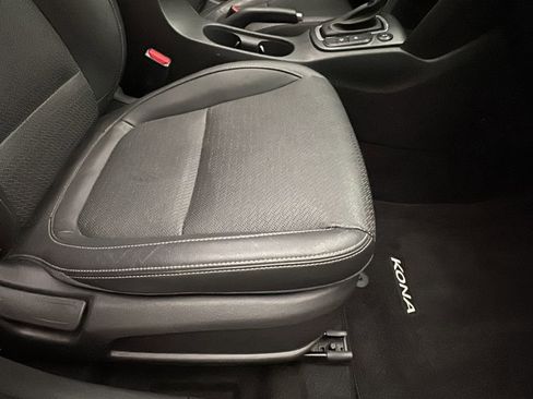 Used 2018 Hyundai Kona Limited image 17