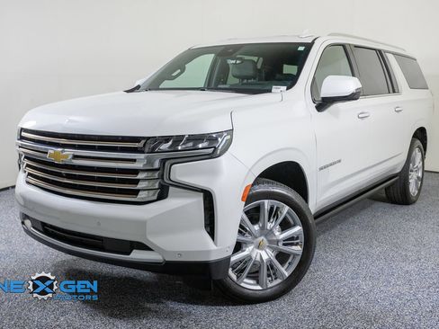 Used 2024 Chevrolet Suburban High Country w/ Advanced Technology Package AWD/4WD image 4