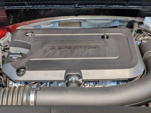 Used 2022 Buick Envision Essence w/ Technology Package II AWD/4WD image 40