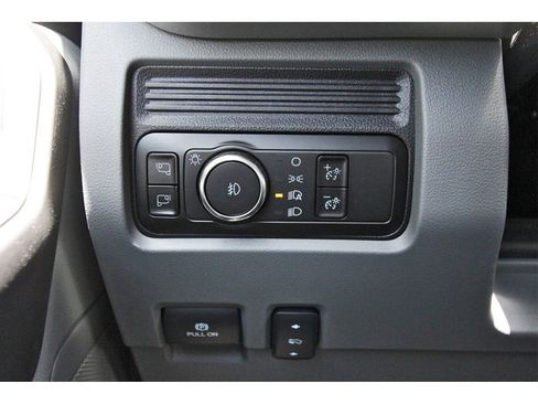 New 2025 Ford F550 2WD Regular Cab Super Duty w/ XLT Value Package image 17