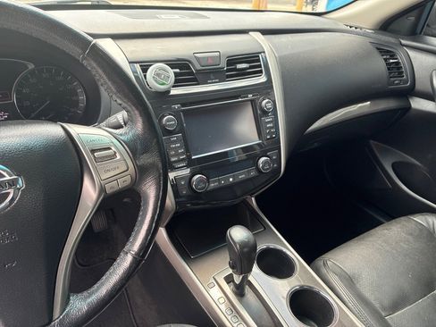 Used 2014 Nissan Altima 2.5 SL w/ Technology Package FWD image 10