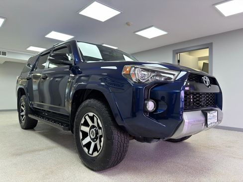 Used 2018 Toyota 4Runner TRD Off-Road Premium image 4