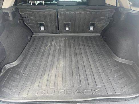 Used 2017 Subaru Outback 2.5i Premium image 27