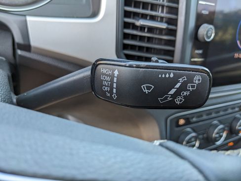 Used 2021 Volkswagen Atlas SE image 40