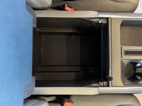 Used 2021 Ford F150 XLT image 24