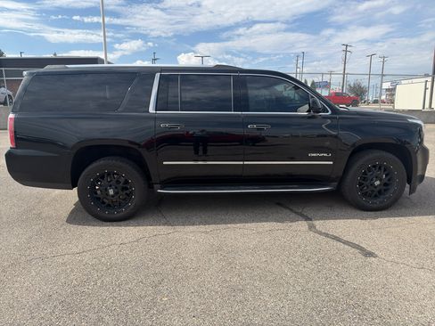 Certified 2019 GMC Yukon XL Denali AWD/4WD image 10