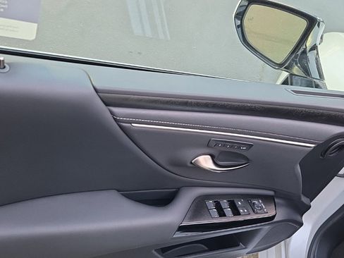 Certified 2024 Lexus ES 350 w/ Premium Package image 11