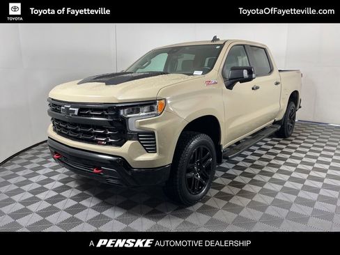 Used 2022 Chevrolet Silverado 1500 LT Trail Boss w/ LT Trail Boss Premium Package AWD/4WD image 1
