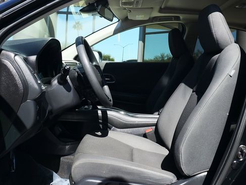 Used 2019 Honda HR-V EX image 38