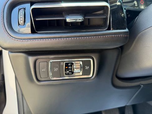 Used 2022 Lincoln Aviator Reserve w/ Equipment Group 201A AWD/4WD image 12