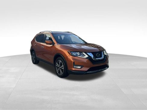 Used 2020 Nissan Rogue SV w/ Sun & Sound Touring Package image 7