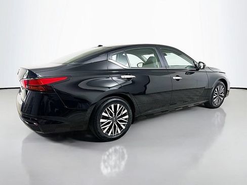 Used 2024 Nissan Altima 2.5 SV FWD image 7