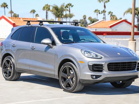 Used 2018 Porsche Cayenne S AWD/4WD image 4